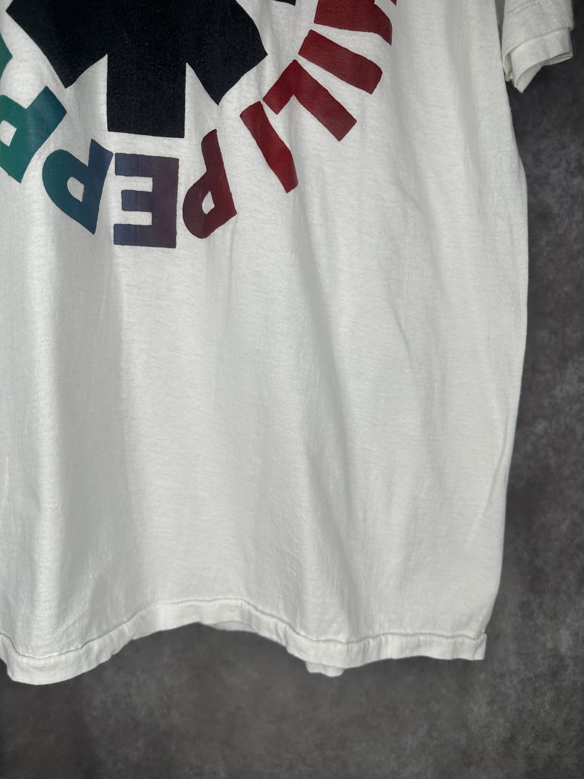 RED HOT CHILI PEPPERS GRADIENT LOGO